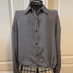 NWT women’s And Now This black/white Geoprint crop blouse long sleeve size Large